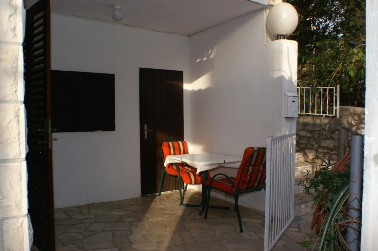 Apartments By The Sea Milna, Brac - 2962 ميلنا المظهر الخارجي الصورة